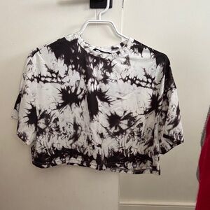 SHEIN Monochrome Tie-Dye Crop Top